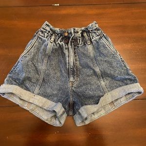 Abercrombie & Fitch paperbag shorts